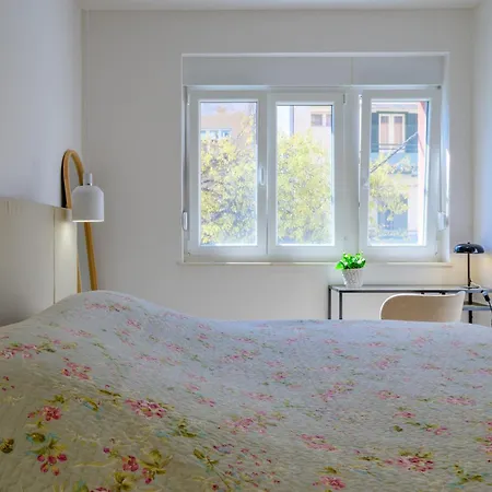 And Luxury * سبليت