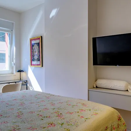 And Luxury * سبليت