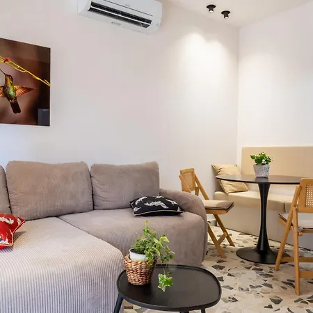 And Luxury سبليت