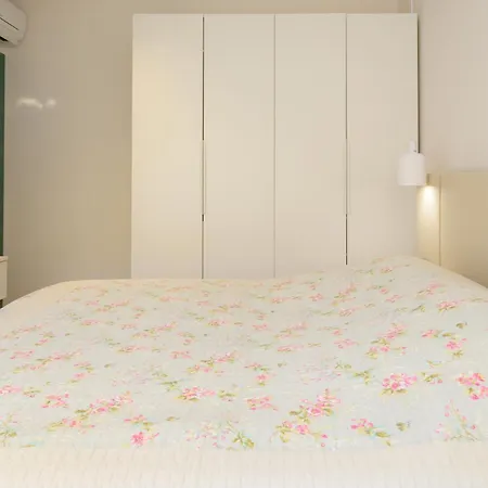 And Luxury * سبليت